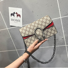 Load image into Gallery viewer, High quality luxury lady  bag 2019 New Retro PU lock lady Single Shoulder Bag Fashion printing chain oblique Bag