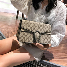 Load image into Gallery viewer, High quality luxury lady  bag 2019 New Retro PU lock lady Single Shoulder Bag Fashion printing chain oblique Bag